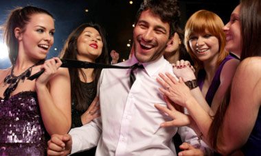 ecco come farsi inseguire dalle ragazze ecco come farsi inseguire dalle ragazze