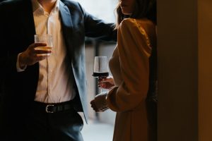 come superare il primo approccio con una ragazza primo approccio con una ragazza