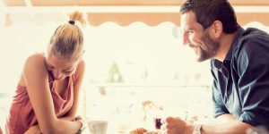 Di Cosa Parlare Con Una Ragazza: Come Far Nascere L’attrazione E Costruire Un Rapporto Durante L’interazione Con Le Donne