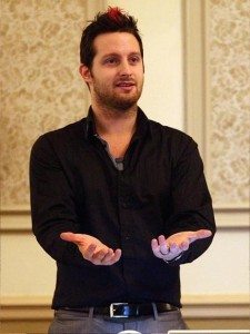 Adam Lyons – Il Valore Dei PUA